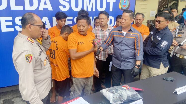 Kapolrestabes Medan Kombes Pol Gidion Arif Setyawan, S.I.K., S.H., M.Hum saat paparan aksi pencurian curanmor di Medan. (Foto Ist)