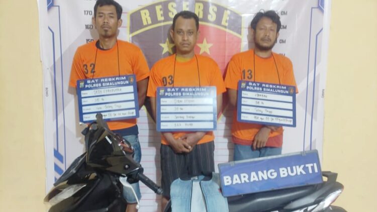 Ketiga komplotan pelaku curanmor beserta barang bukti