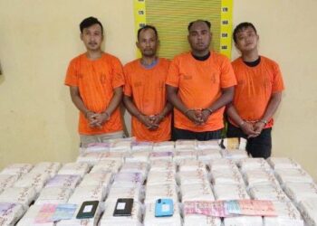 Empat pelaku membawa 54 kg sabu yang ditangkap pihak Polda Sumut. (Foto Ist)