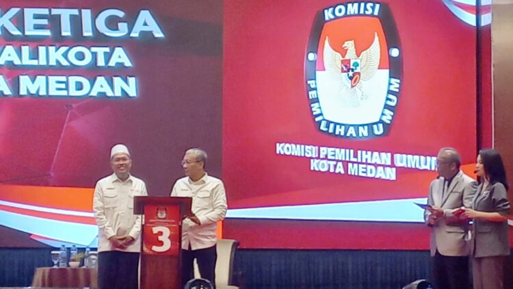 Paslon Walikota Medan nomor urut 3, Hidayatullah dan Yasyir Ridho Loebis. (Foto Romulo)