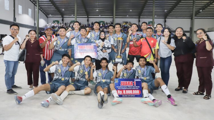 dr Susanti Tutup Kejuaraan Futsal Tingkat SMA/Sederajat se-Kota Siantar Tahun 2024