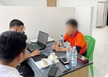 WBP Yogi saat diperiksa penyidik Sat Narkoba Polres Simalungun di Lapas Lubuk Pakam