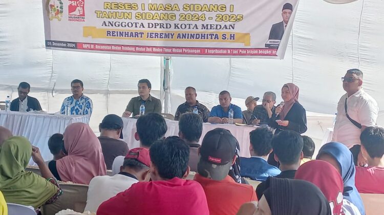 Reses I Masa Sidang I Tahun Anggaran 2024, yang dilaksanakan Anggota DPRD Kota Medan, Reinhart Jeremy Aninditha, SH di Jalan Kepribadian Lk 1 , Kelurahan Pulo Brayan Bengkel, Medan Timur. (Foto Romulo)