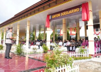 Kapolda Sumut Irjen Pol. Whisnu Hermawan Februanto meresmikan Joglo Anton Soedjarwo di Sekolah Polisi Negara (SPN) Hinai. (Foto Ist)