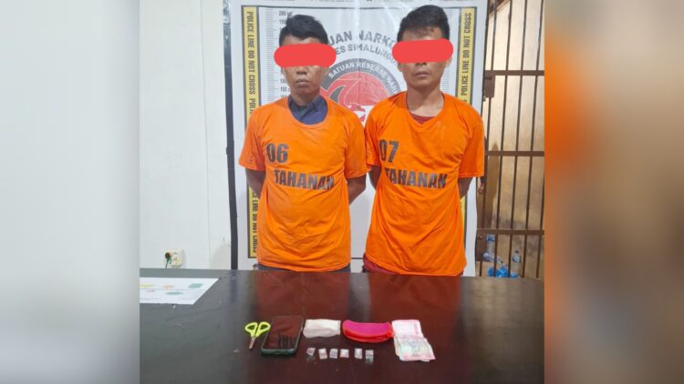 kedua tersangka, Hari Suliono Pratama alias Gibus dan Angga Pungky Suhendra alias Angga beserta barang bukti sudah diserahkan ke Sat Resnarkoba Polres Simalungun