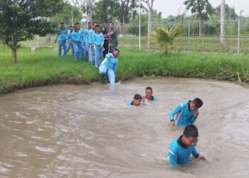 Spotmar Lanal TBA Gelar Latihan Dasar Disiplin Korps di SMKN 1 Perikanan