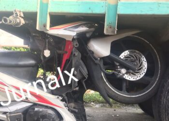 Kedua kendaraan saat masih di TKP