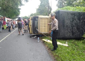 Personil Unit Gakkum Sat Lantas Polres Simalungun saat olah TKP