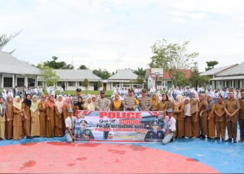 Kapolres Tanjung Balai AKBP Yon Edi Winara SH. SIK. MH melaksanakan kegiatan Police Goes To School di Sekolah SMA 5