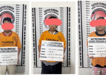 Ketiga tersangka pengedar sabu sudah diamankan di Sat Resnarkoba Polres Siantar