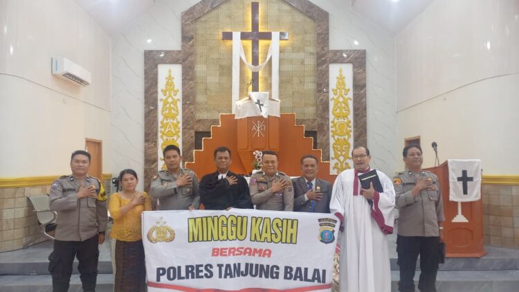 Polres Tanjung Balai dipimpin AKP A. Banjarnahor menggelar kegiatan Minggu Kasih
