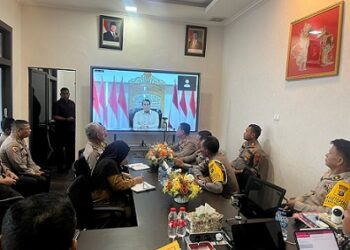 Kapolres Tanjung Balai AKBP Yon Edi Winara SH, SIK, MH bersama para Pejabat Utama dan unsur Forkopimda Kota Tanjung Balai mengikuti Zoom Meeting Rapat koordinasi (Rakor) Ketahanan Pangan untuk Program Penanaman Jagung 1 Juta Hektar