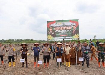 Kapolres Tanjung Balai AKBP Yon Edi Winara SH. SIK pimpin pelaksanaan Penanaman Jagung Serentak 1 Juta Hektar