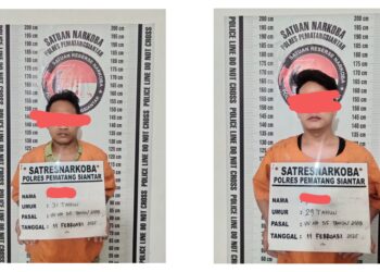 kedua tersangka I alias Ipong dan YS