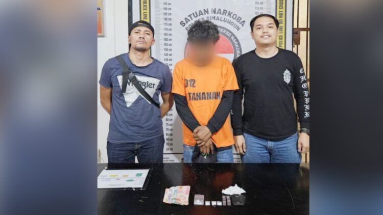 Tersangka S alias Brekele beserta barang bukti sudah diamankan di Sat ResNarkoba Polres Simalungun