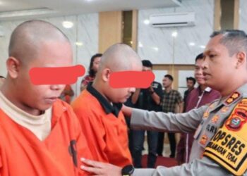 Dua mahasiswa UMTS yang diringkus Polres Padangsidempuan. (Foto Ist)