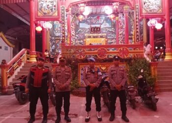 Polres Tanjung Balai dipimpin Kapolsek Tanjung Balai Selatan Kompol HE. Sidauruk melaksanakan pengamanan dan monitoring kegiatan sembahyang tebu di Vihara dan Klenteng