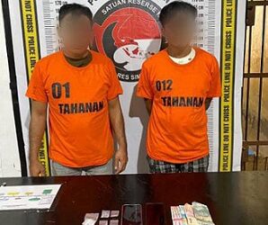 Kedua tersangka, YS dan RAR beserta barang bukti diamankan di Sat Resnarkoba Polres Simalungun