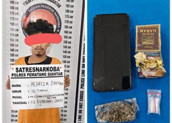 Tersangka AS beserta barang bukti diamankan di Sat Resnarkoba Polres Pematangsiantar