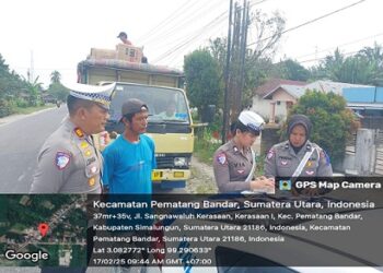 Kasat Lantas Polres Simalungun AKP Jonni Fatiaro H Sinaga, SH memimpin langsung kegiatan sosialisasi dan penindakan kasatmata dalam rangka Operasi Keselamatan Toba Tahun 2025 di ruas jalan Asahan-Batubara