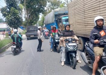 Kepala satuan Lalulintas (Kasat Lantas) IPTU Friska Susana SH gerak cepat respon laporan warga dengan pimpin olah Tempat Kejadian Perkara (TKP)  tabrakan beruntun di Jalan Medan KM 8.8