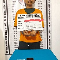 Tersangka RDT dan baranag bukti