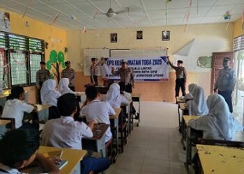 Satuan Bimbingan masyarakat (Binmas) Polres Tanjung Balai dipimpin KBO IPTU Zainuddin selaku Kasub Satgas Binlum melaksanakan sosialisasi Operasi Keselamatan Toba Tahun 2025 di sekolah SMP Negeri 2