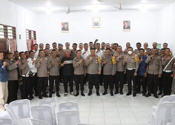 Kapolres Simalungun AKBP Choky Sentosa Meliala, S.I.K., S.H., M.H., bersama jajaran pejabat utama (PJU) dan Ketua Bhayangkari Cabang Simalungun Ny. Rina Choky Meliala melaksanakan kunjungan kerja (Kunker) ke Polsek Tanah Jawa