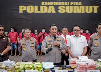 Kapolda Sumut, Irjen Pol. Whisnu Hermawan Februanto saat paparan soal narkoba. (Foto Ist)