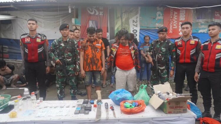 Hasil tangkapan tim gabungan Kodam I/BB yang menggerebek kampung narkoba di Jalan Jermal 15. (Foto Ist)