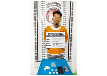 Tersangka RHTS alias Rony dan barang bukti