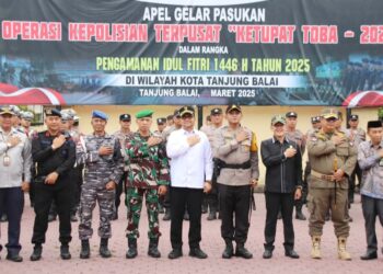 Wakil Wali Kota Tanjung Balai, Muhammad Fadly Abdina menghadiri apel gelar pasukan Operasi Ketupat Toba 2025 yang berlangsung di Halaman Mako Polres Tanjung Balai