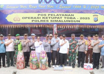 Kapolres Simalungun, AKBP Marganda Aritonang, S.H., S.I.K., M.M bersama Forkopimda melakukan kunjungan ke sejumlah Pos Pengamanan (Pam) dan Pelayanan (Yan) Operasi Ketupat Toba 2025
