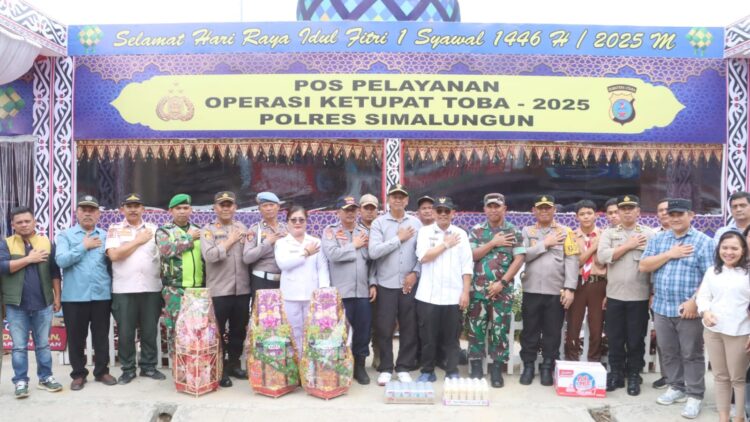 Kapolres Simalungun, AKBP Marganda Aritonang, S.H., S.I.K., M.M bersama Forkopimda melakukan kunjungan ke sejumlah Pos Pengamanan (Pam) dan Pelayanan (Yan) Operasi Ketupat Toba 2025
