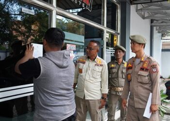 Sat Pol PP Tanjung Balai Sosialisasi dan Bagikan Surat Edaran Walikota Himbauan Bulan Suci Ramadhan 1446 H