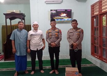 Kapolsek Bosar Maligas IPTU Sonni G. Silalahi Jalin Silaturahmi dan Berikan Bantuan di Masjid Al-Ikhlas Sei Mangke