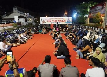 Kapolres Tanjung Balai AKBP Yon Edi Winara SH. SIK. MH menggelar kegiatan Sahur On The Road (SOTR) bersama para komunitas motor Vespa dan RX King