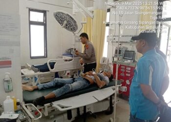 Hendro Kartiko Simanjuntak dan teman wanitanya Agustria br Malau mengalami luka luka mendapatkan pengobatan medis