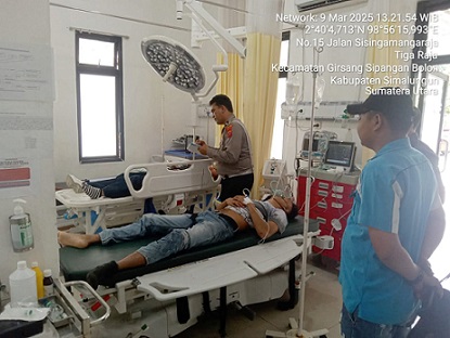 Hendro Kartiko Simanjuntak dan teman wanitanya Agustria br Malau mengalami luka luka mendapatkan pengobatan medis