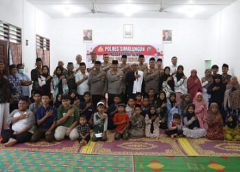 Kapolres Simalungun AKBP Choky Sentosa Meliala, S.I.K. S.H. M.H menggelar buka puasan bersama anak yatim dan kaum duafa