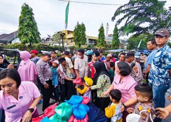Polres Tanjung Balai Ajak Anak Anak TK Yayasan Kemala Bhayangkari 09 Berbagi Takjil kepada Masyarakat
