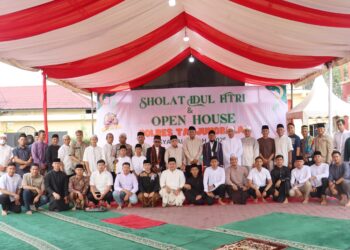 Polres Tanjung Balai Sholat Idul Fitri dan Open House Bersama Warga