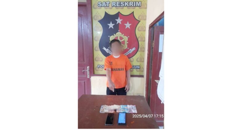 Pelaku judi togel, Haholongan Sipayung beserta barang bukti