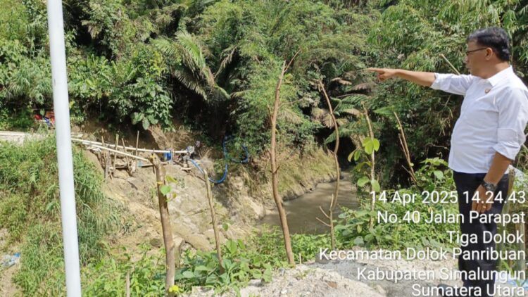 Tim Opsnal Unit 2 penyelidikan dugaan kegiatan penambangan pasir diduga ilegal di perbatasan Nagori Tiga Dolok dan Nagori Siatasan