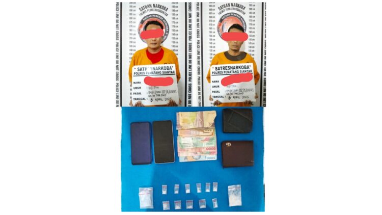 Kedua tersangka A dan SD beserta barang bukti