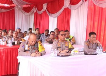 Kapolres Simalungun AKBP Marganda Aritonang, S.H., S.I.K., M.M bersama Wadirlantas Polda Sumut AKBP Luthfi, S.I.K dan Para Pejabat utama ikuti Anev Ops Ketupat Toba 2025