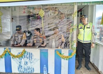 Simalungun, Kompol Edi Sukamto, S.H. M.H. didampingi Perwira Pengendali Pengawasan (Pamenwas) AKP Tugono, S.H melakukan kunjungan ke Pos Pengamanan (Pam) VI Saribu Dolok