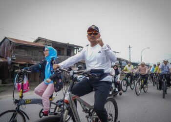 Walikota Tanjung Balai Mahyaruddin Salim manfaatkan hari libur bersama Pimpinan OPD dilingkungan Pemko Tanjung Balai dengan olahraga bersepeda santai dan memantau kegiatan gotong royong di Kecamatan Tanjung Balai Selatan (TBS) dan Kecamatan Tanjung Balai Utara (TBU)