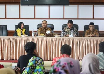 Walikota Tanjung Balai Mahyaruddin Salim didampingi Ketua TP-PKK Ny Mashandayani Mahyaruddin membuka Pelatihan Digital Entrepreneurship Academy (DEA) dan Thematic Academy