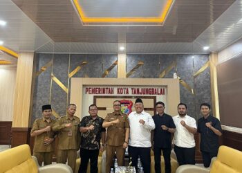 Wakil Walikota Tanjung Balai, Muhammad Fadly Abdina didampingi Asisten Ekbangsos Muslim dan Kadis Pangan dan Pertanian Suhada menerima  kunjungan silaturahmi tenaga ahli Kementerian Pertanian (Kementan RI)